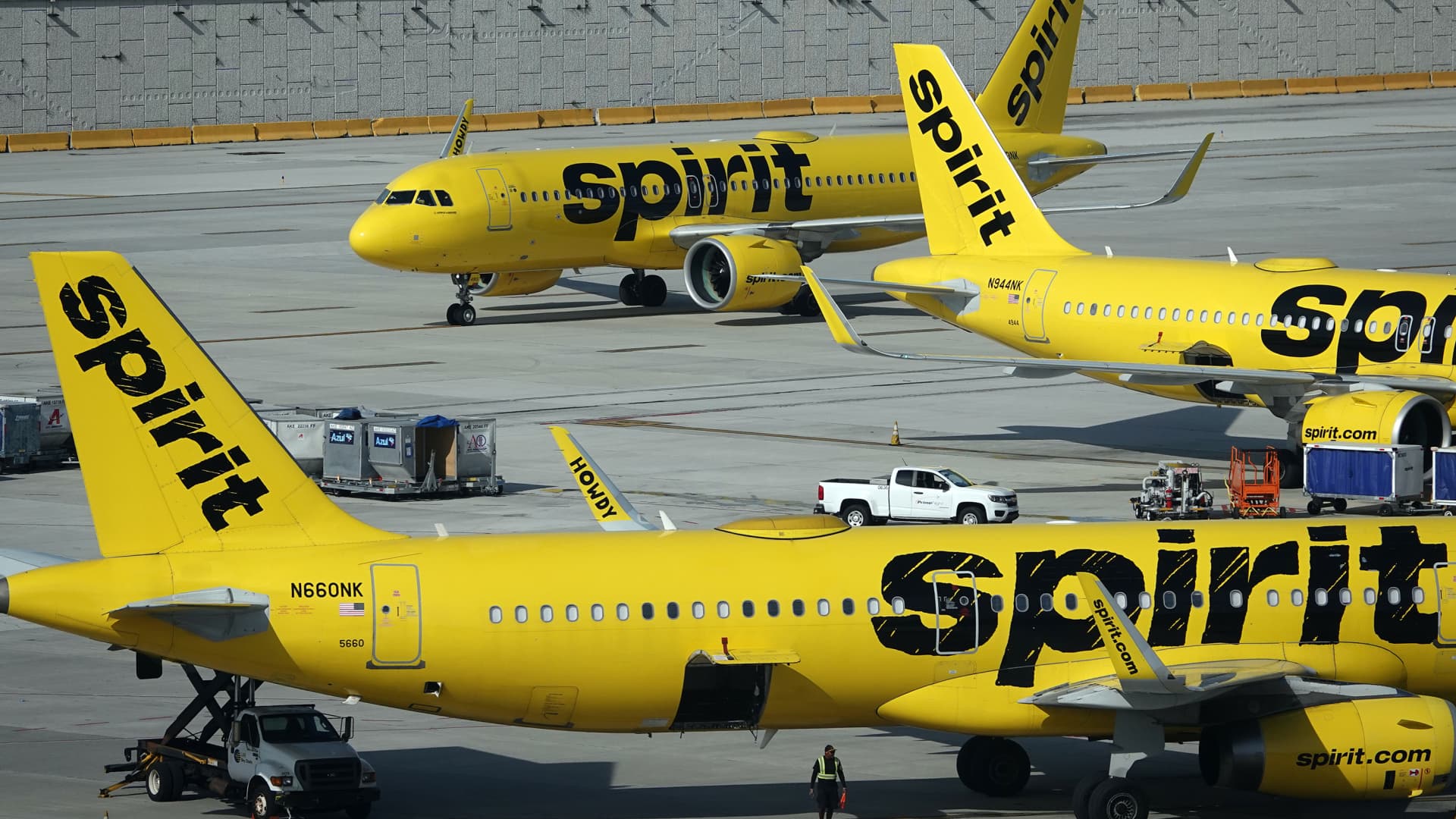 Spirit Airlines raises fourth-quarter forecast, stock jumps