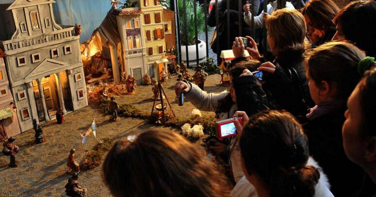 “Hands off the nativity scene in schools”.  Fdi’s proposal sparks controversy
