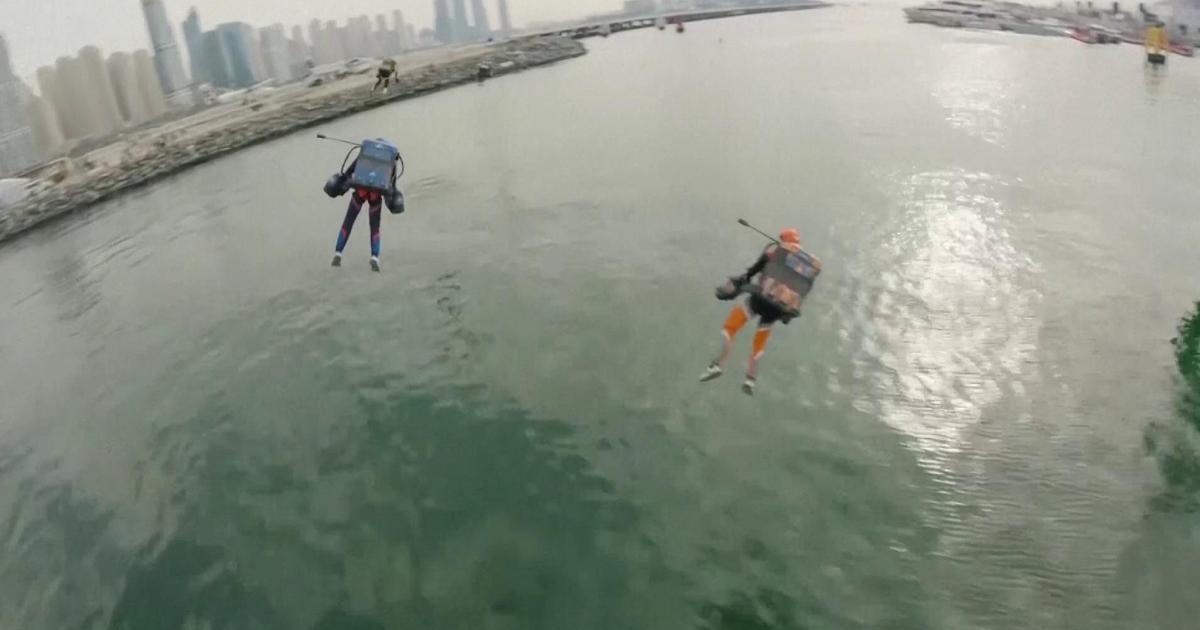 In Dubai the first race of the “Iron Man” in flying suits